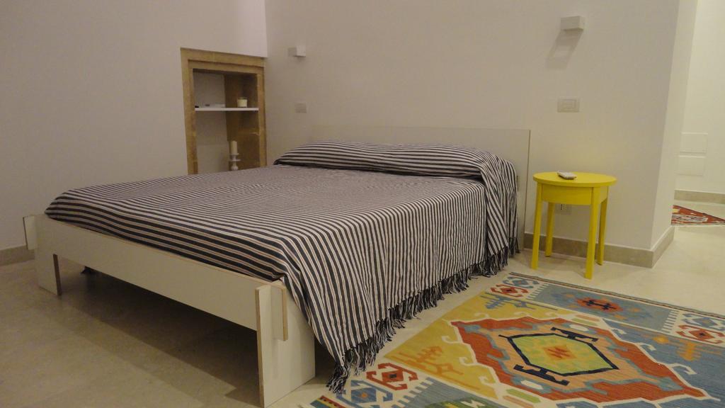 Le Stanze Di Carlo Apartment Syracuse Bagian luar foto