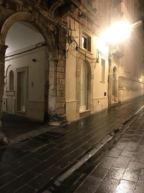 Le Stanze Di Carlo Apartment Syracuse Bagian luar foto