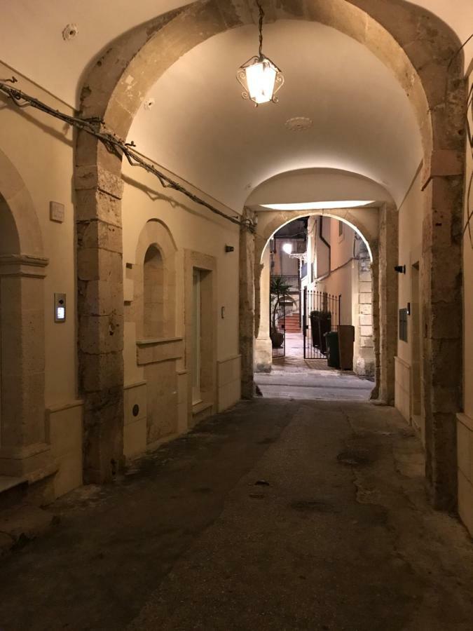 Le Stanze Di Carlo Apartment Syracuse Bagian luar foto