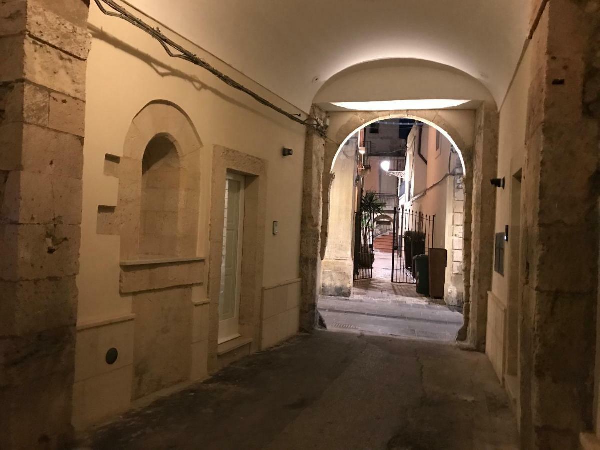 Le Stanze Di Carlo Apartment Syracuse Bagian luar foto